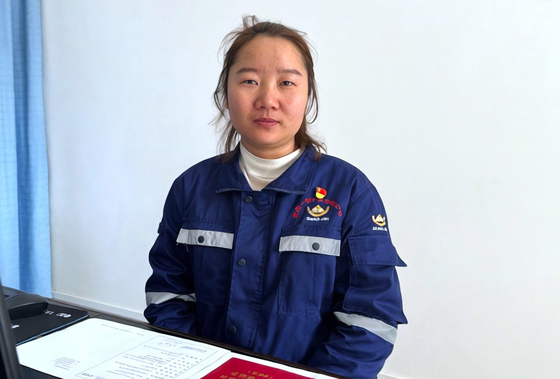 王飞红工作照（蒙自一智，王飞红）.jpg